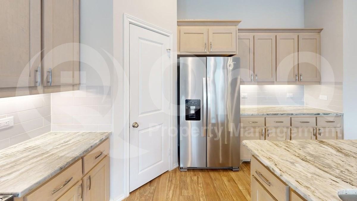 4725 Sassafras Dr - Photo 5 of 25