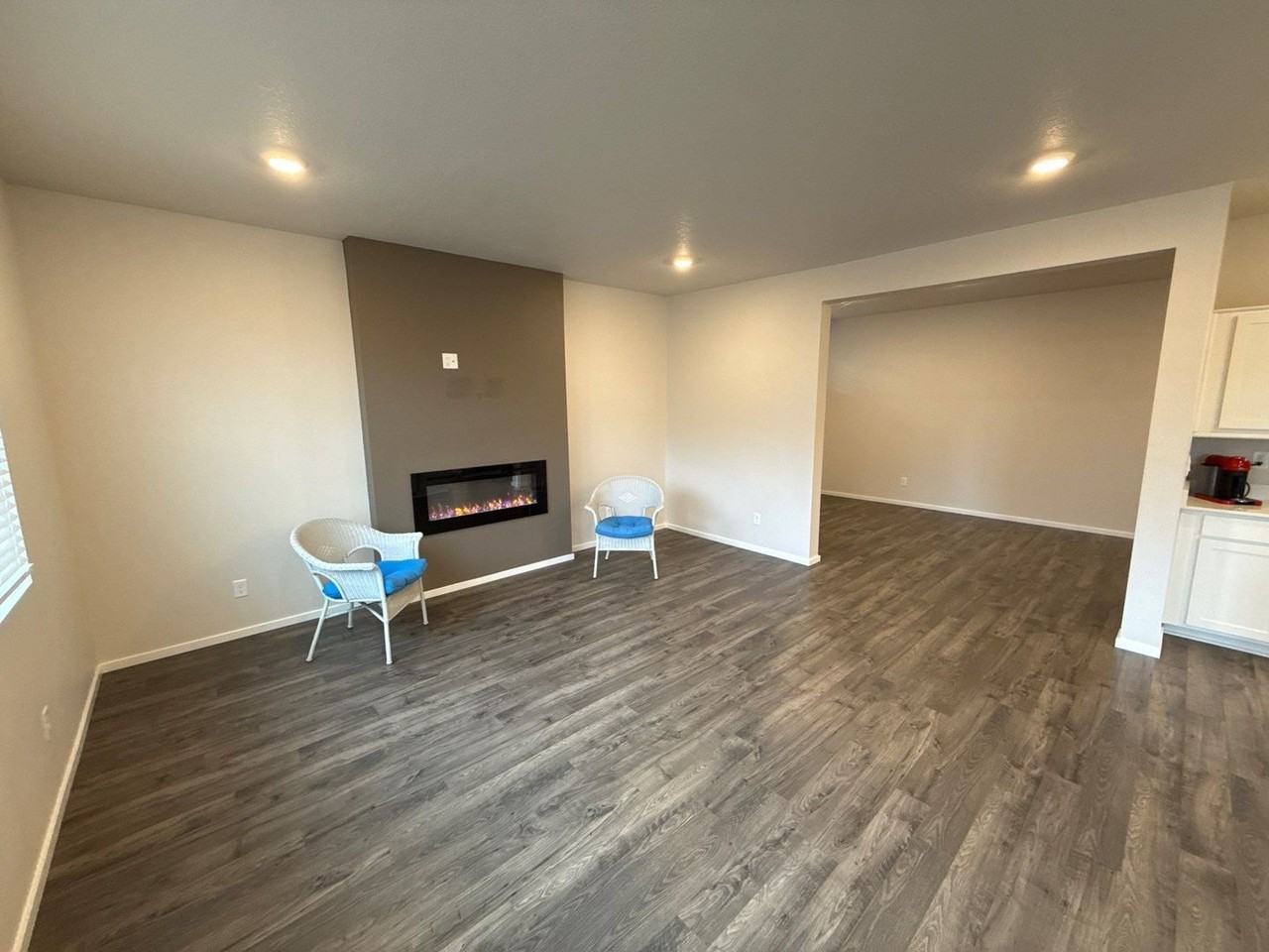 4770 Daiquiri Ave Ne - Photo 3 of 47