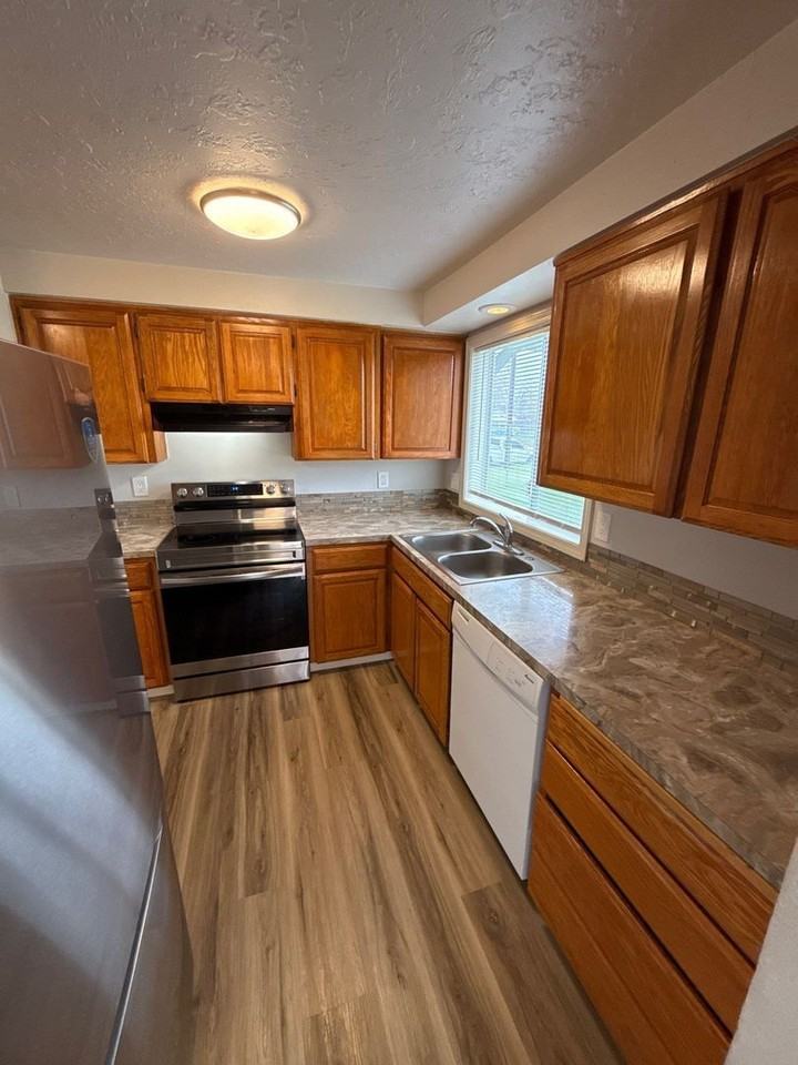 3714 47th Ave Ne - Photo 6 of 28