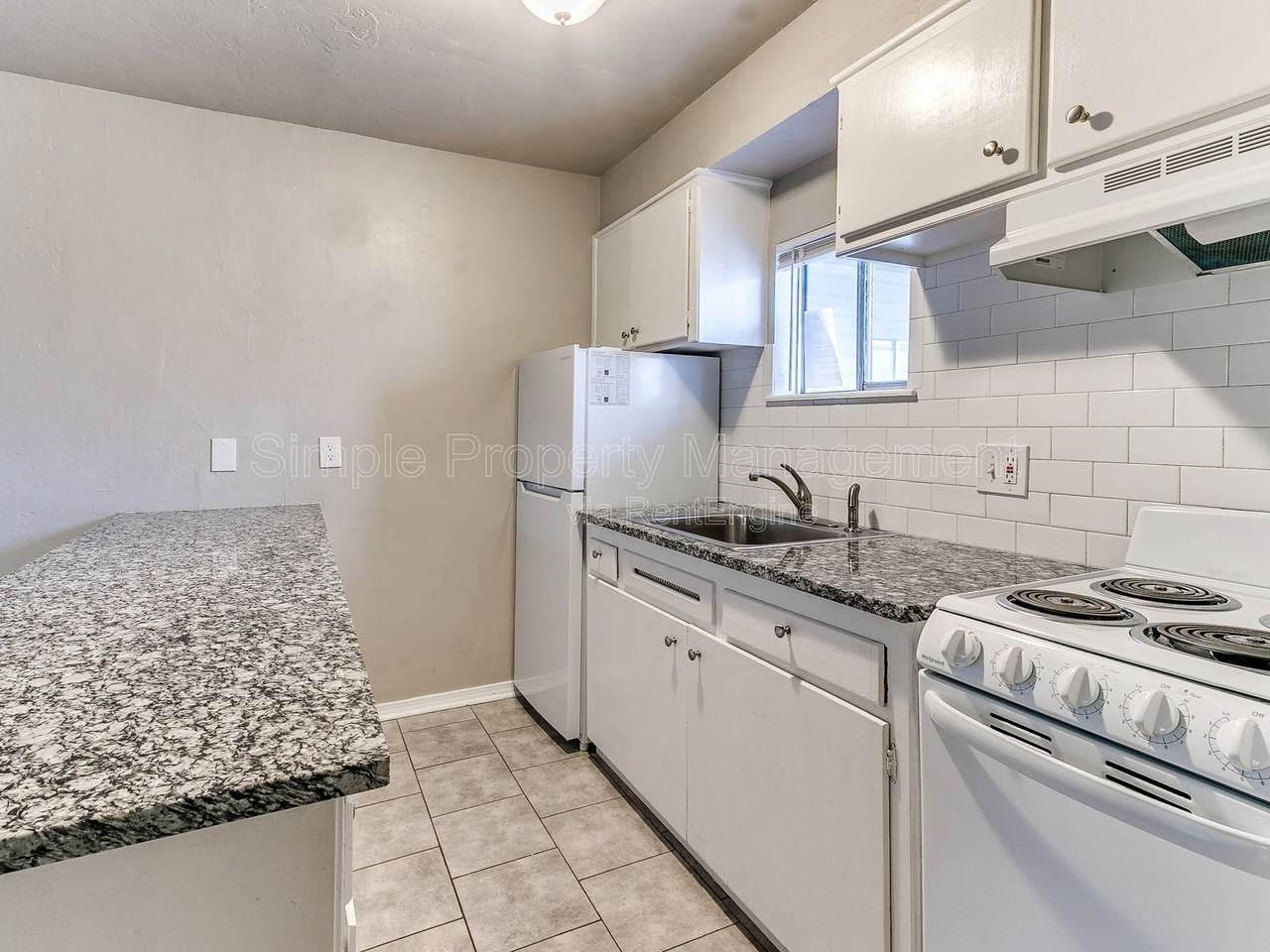 2748 Nw 23rd St #5 - Photo 4 of 12