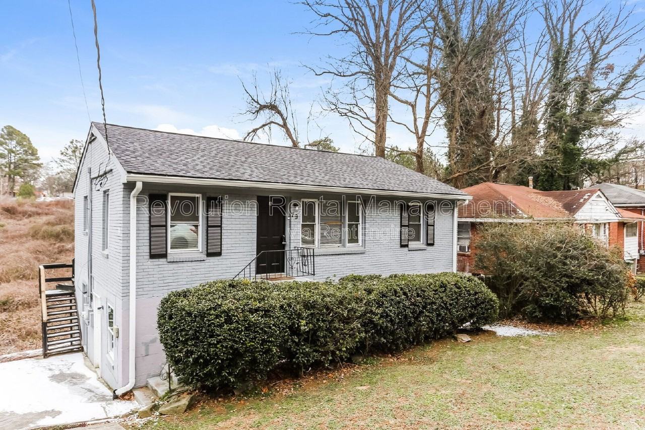 79 Anderson Ave Nw #A - Photo 3 of 16