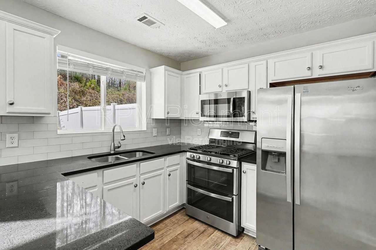 126 Oconee Pass - Photo 3 of 39