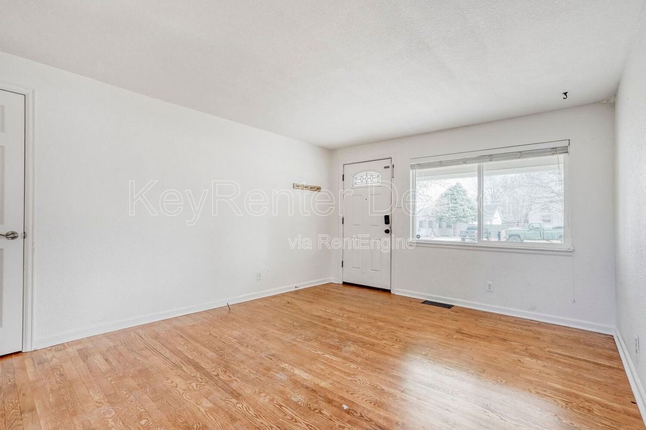 4345 Gray St - Photo 5 of 18