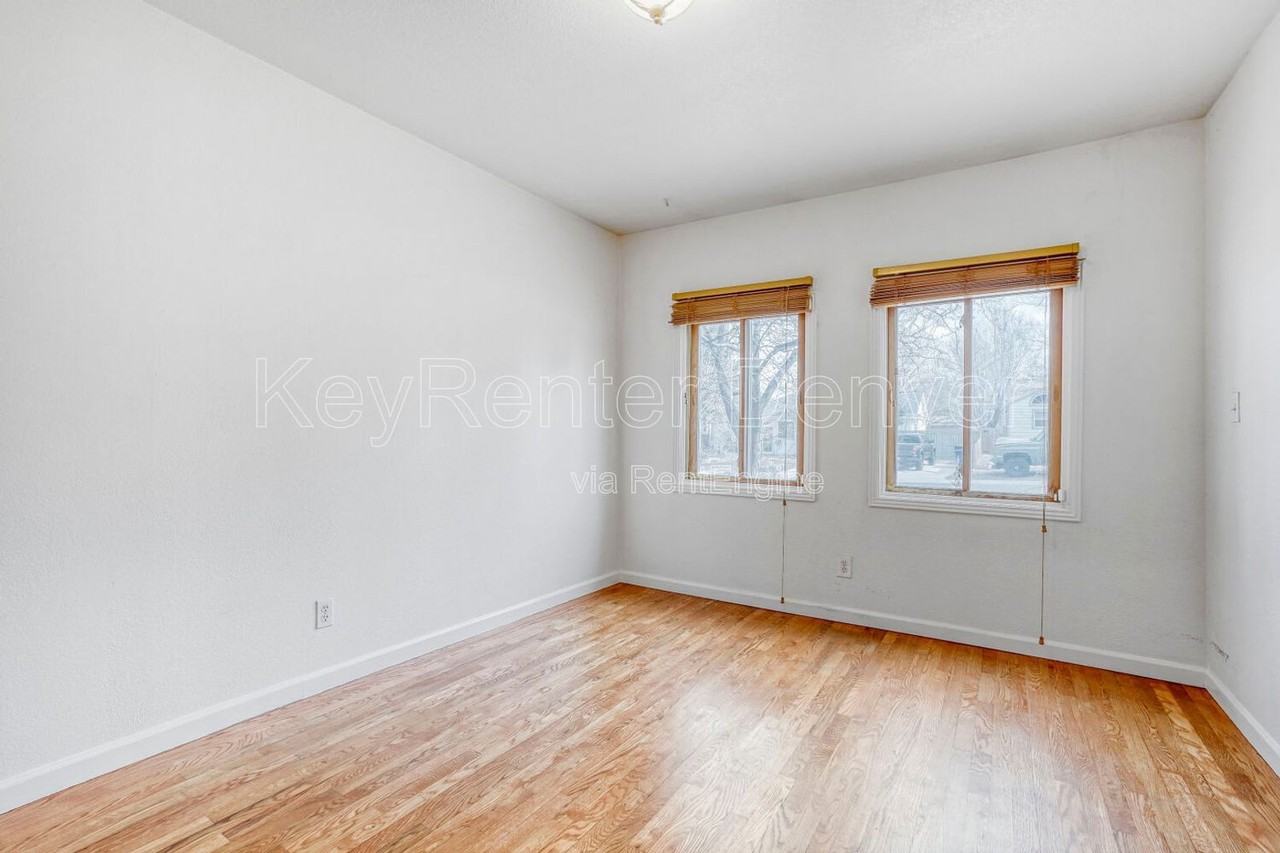 4345 Gray St - Photo 7 of 18