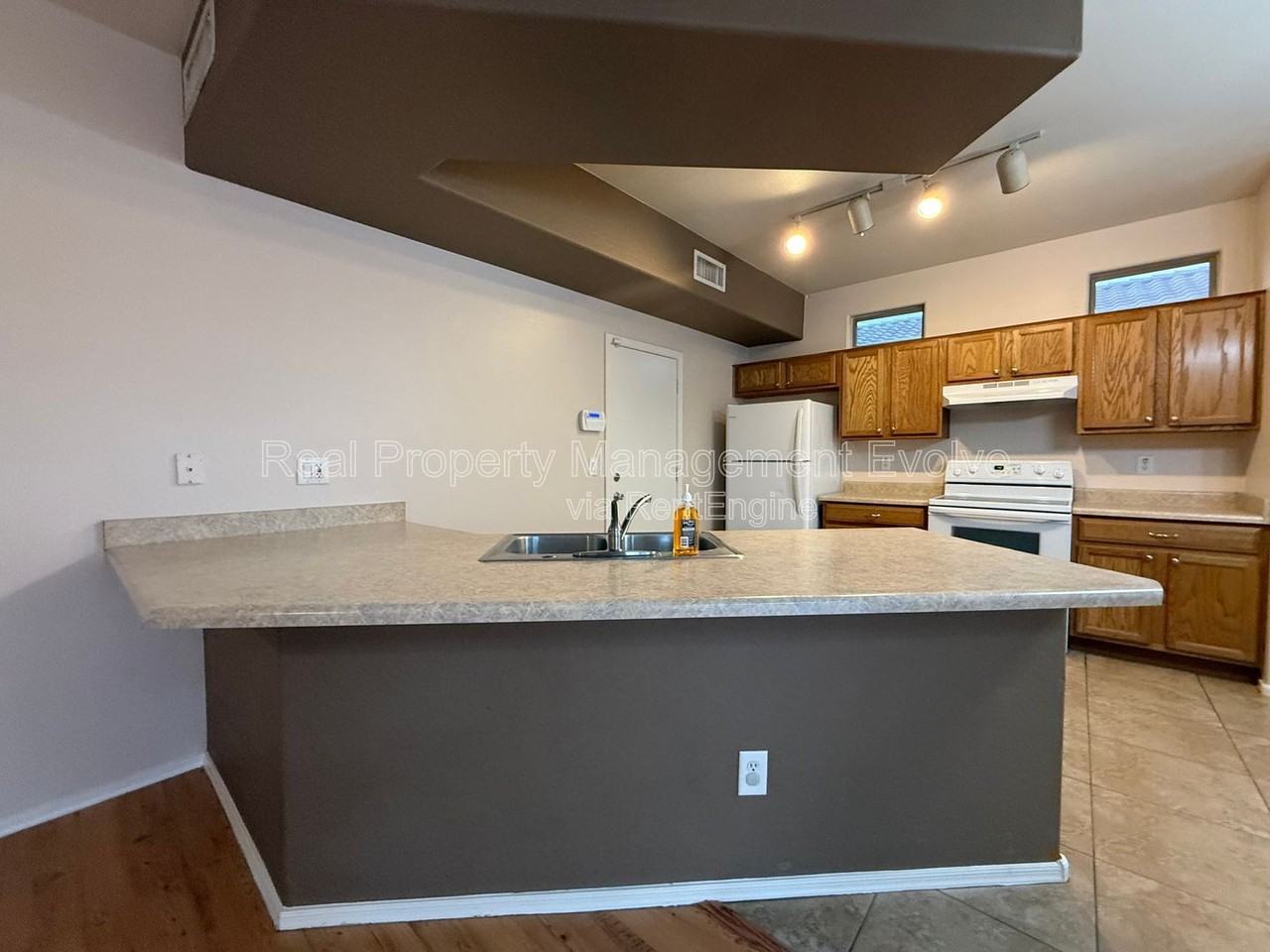 9854 E Escondido Ave - Photo 6 of 30