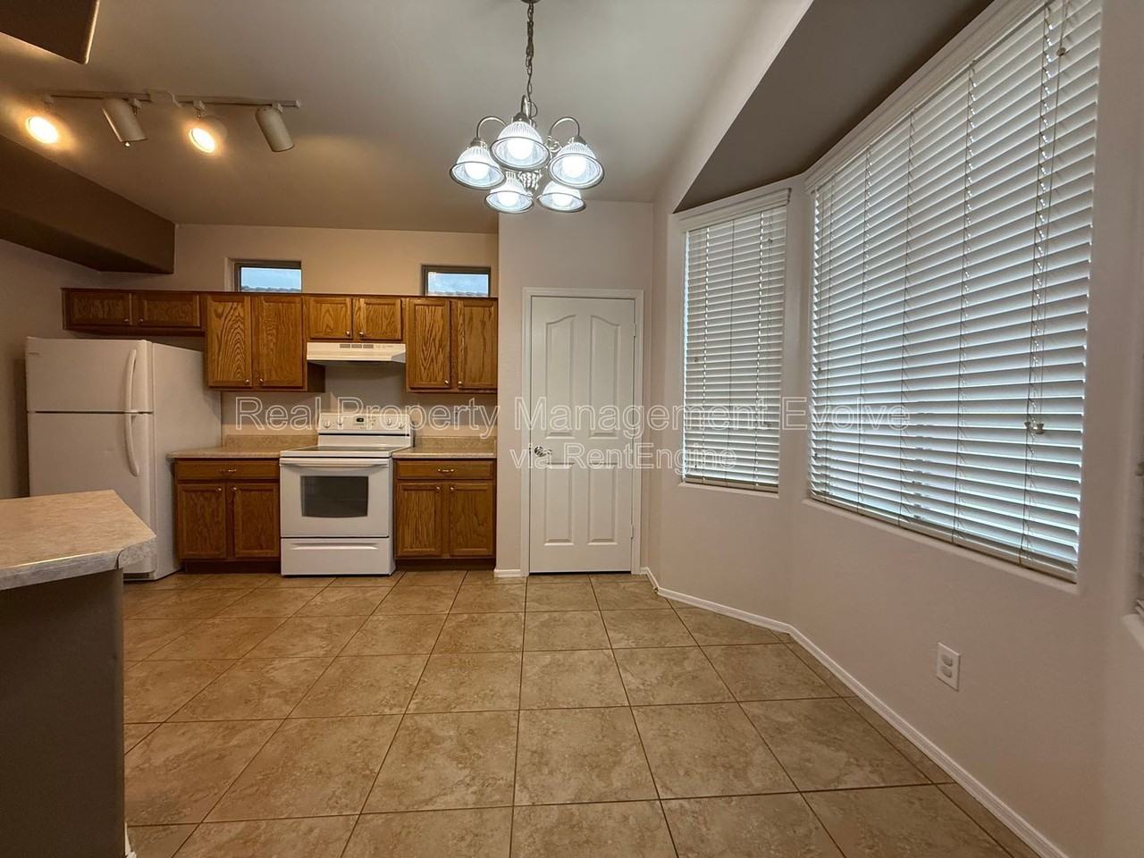 9854 E Escondido Ave - Photo 7 of 30