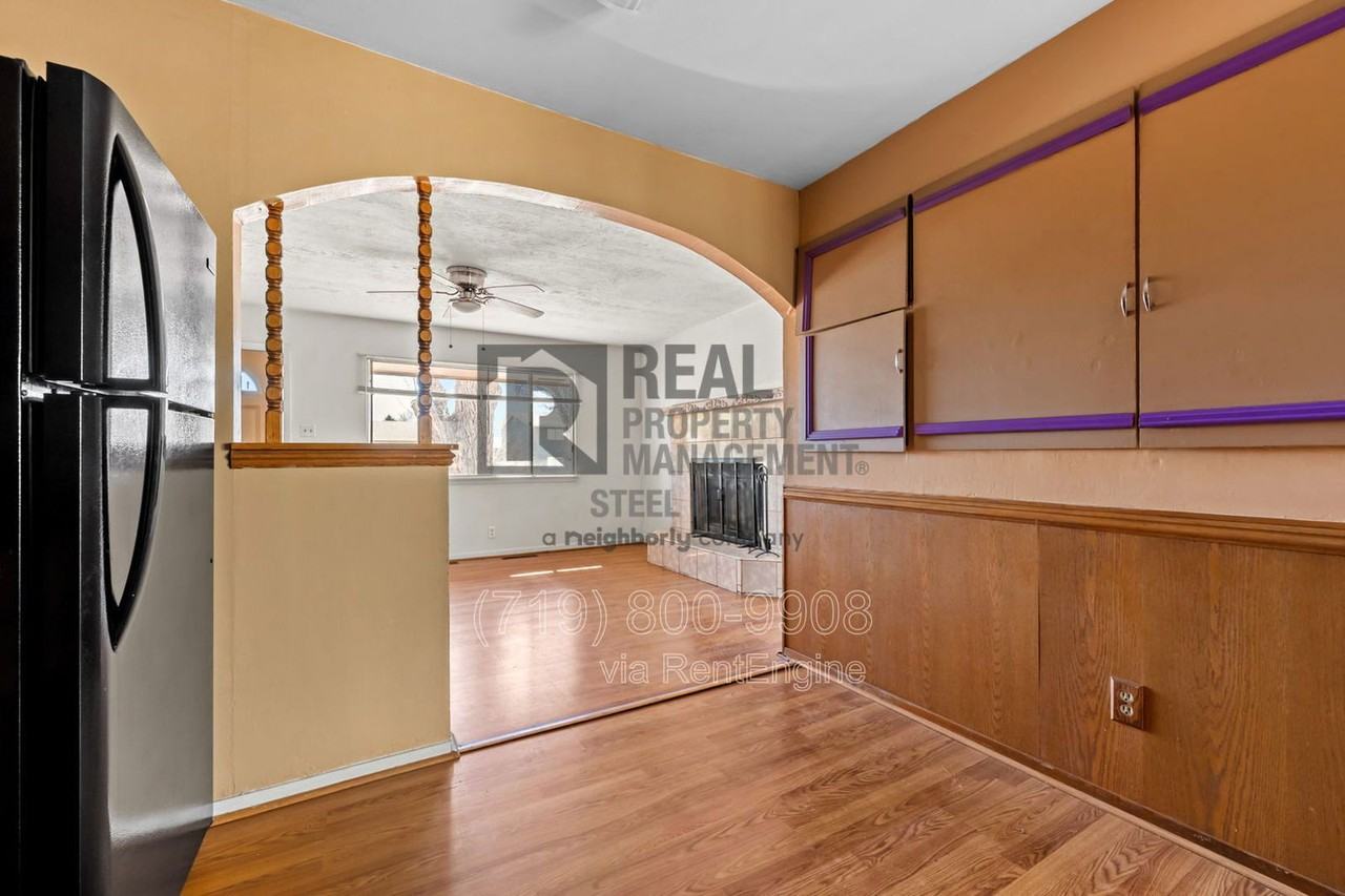 3211 Fairfield Ln - Photo 7 of 27