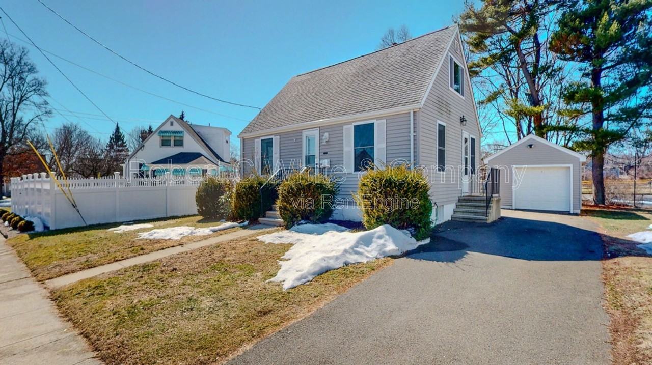 10 Harkness Dr - Photo 2 of 22