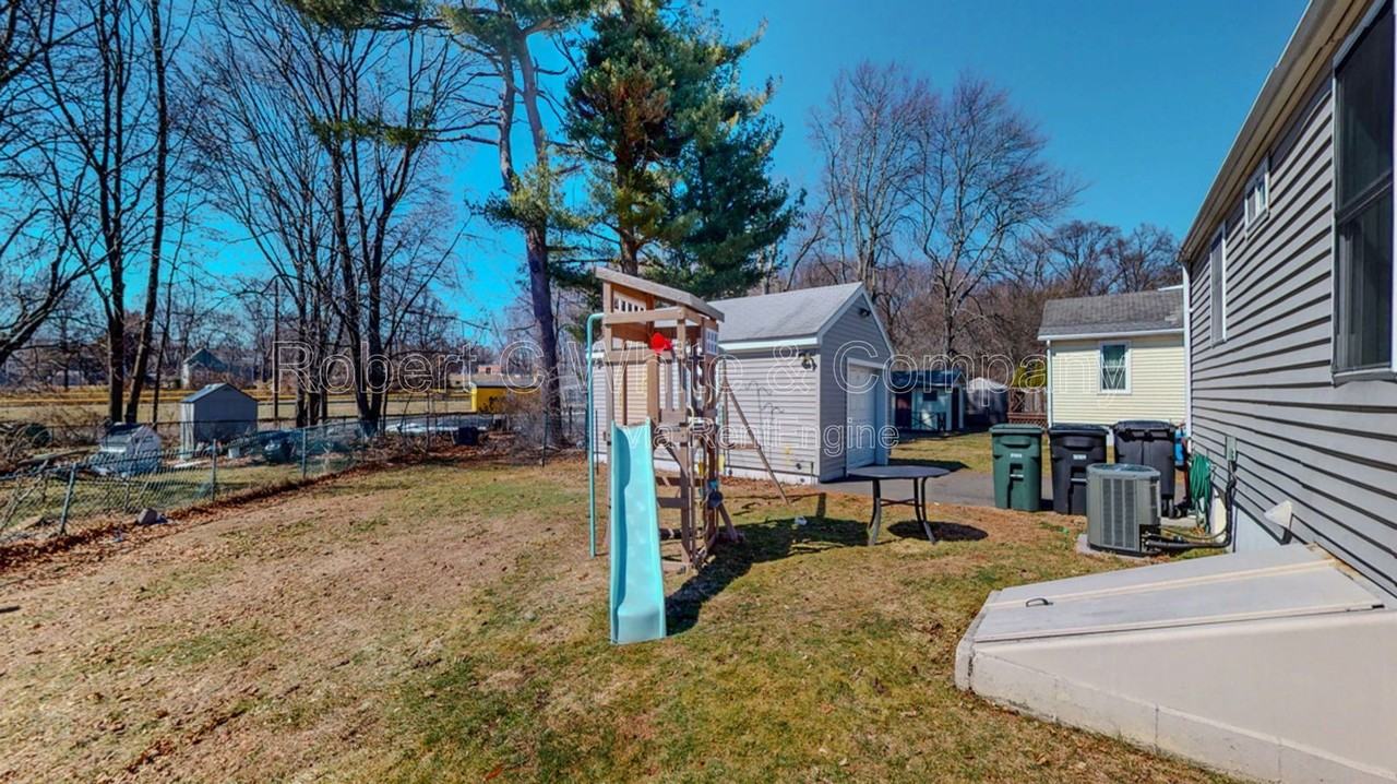 10 Harkness Dr - Photo 3 of 22