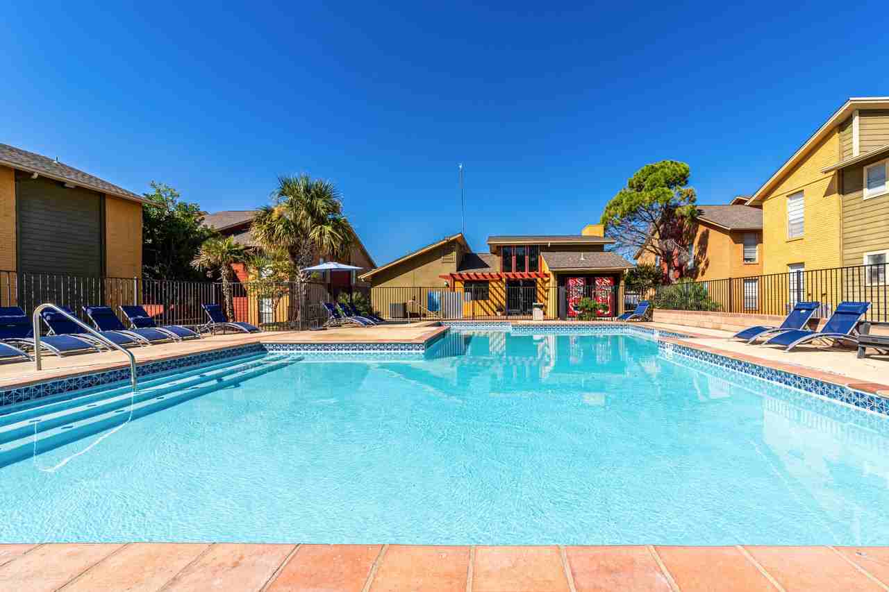 City-Base Vista - Photo 2 of 19