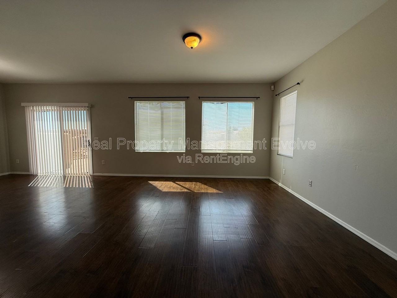 7238 S 42nd Ln - Photo 4 of 35