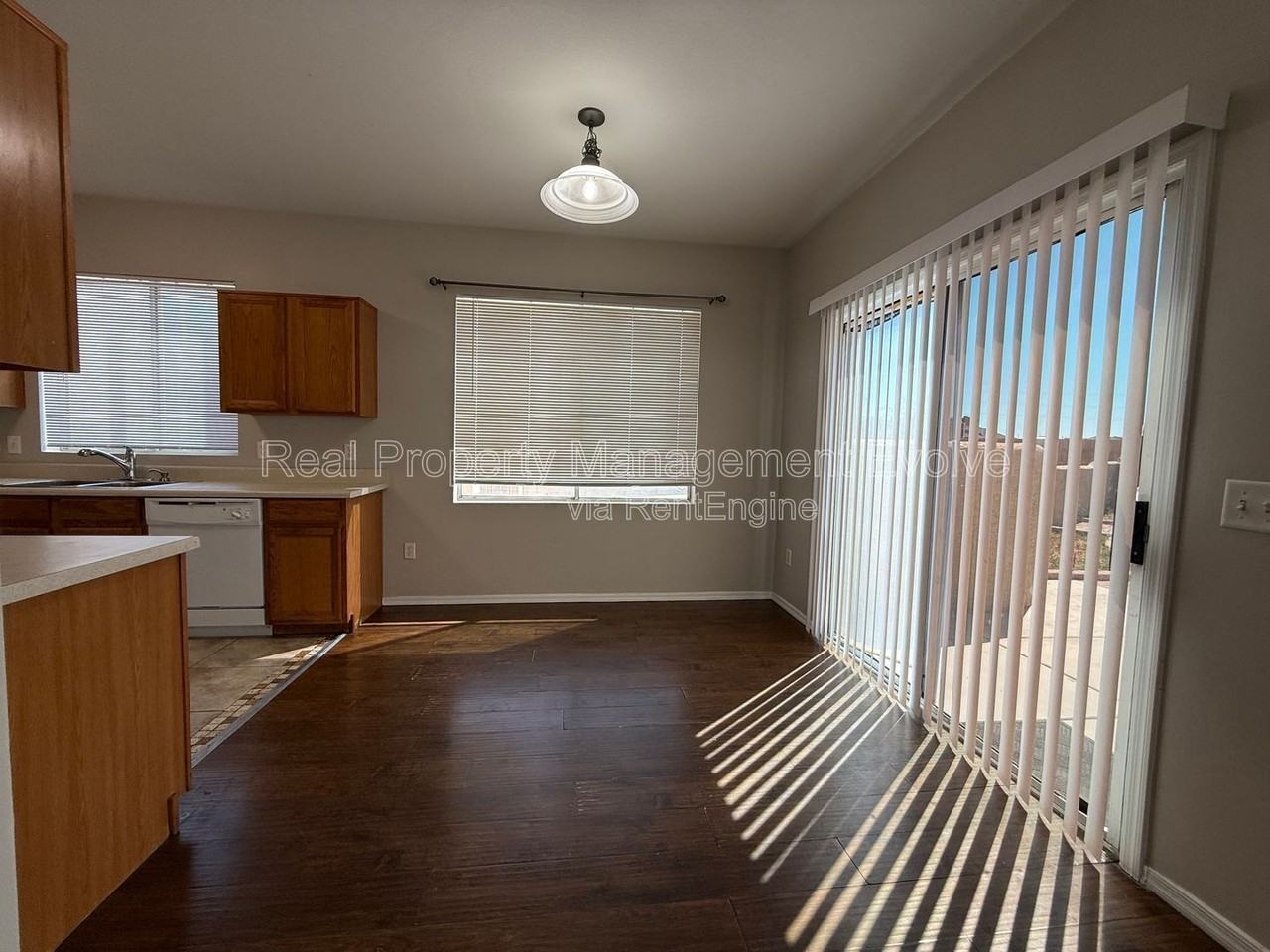 7238 S 42nd Ln - Photo 6 of 35