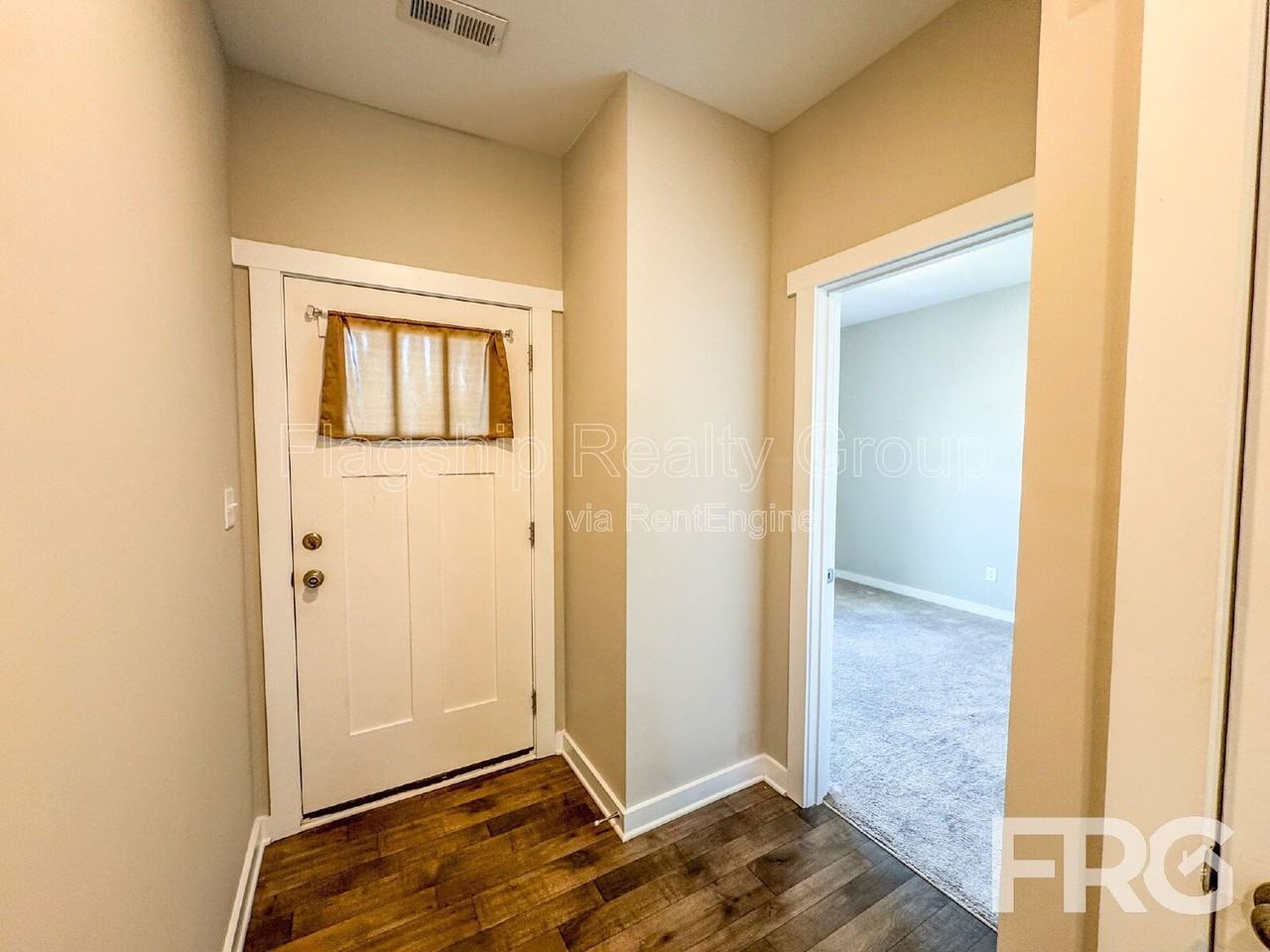 1503 S Taylor St - Photo 4 of 28