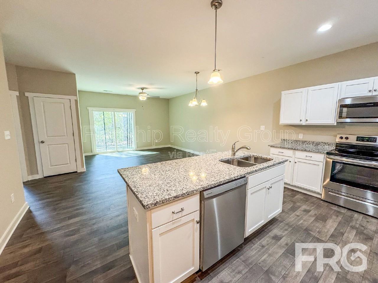 1503 S Taylor St - Photo 5 of 28