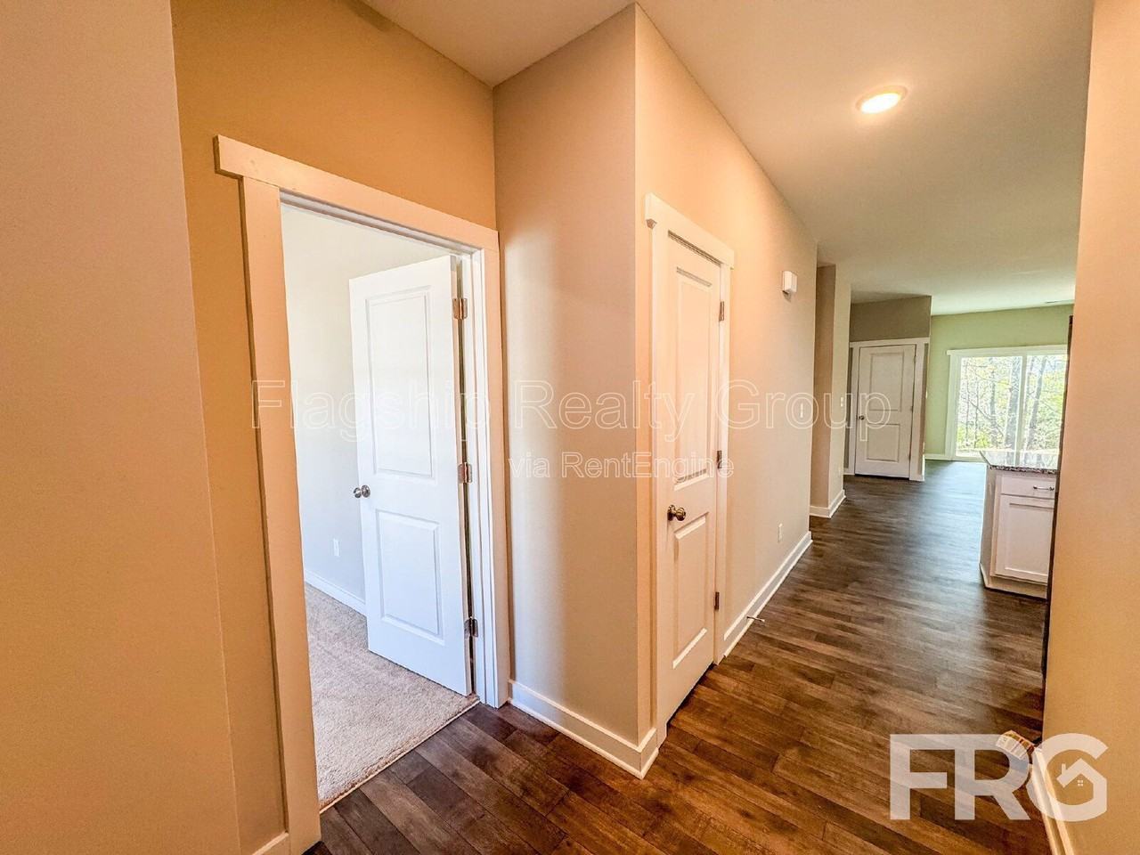 1507 S Taylor St - Photo 3 of 29