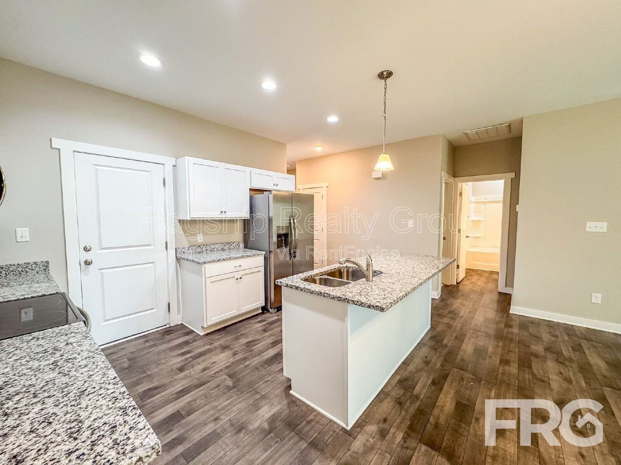 1507 S Taylor St - Photo 7 of 29