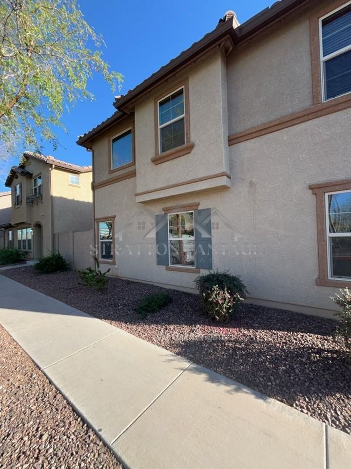 523 N Ranger Trl - Photo 2 of 8