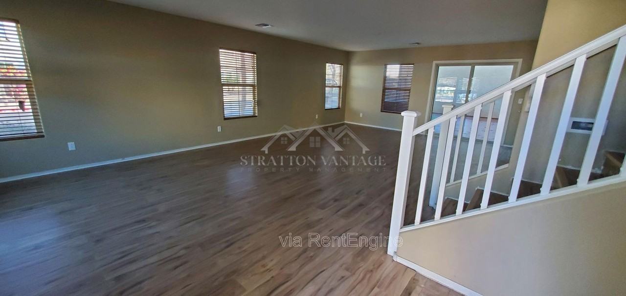 523 N Ranger Trl - Photo 3 of 8