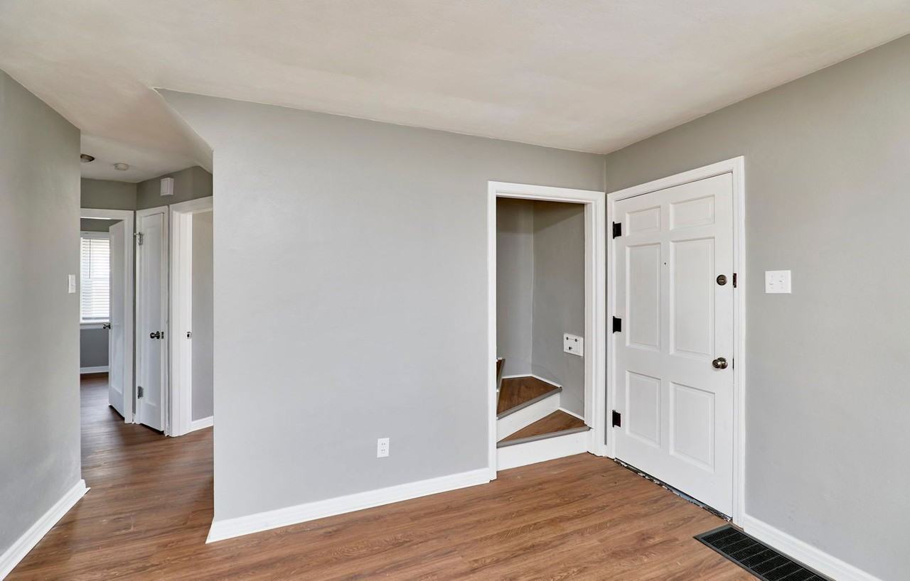 8601 Belhaven Dr - Photo 4 of 36