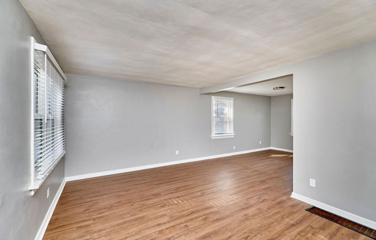 8601 Belhaven Dr - Photo 6 of 36