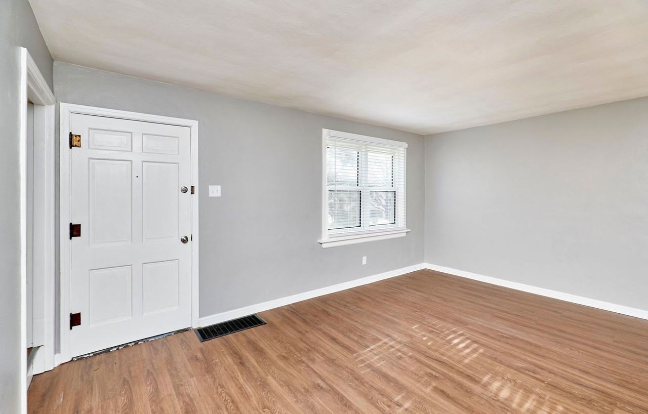 8601 Belhaven Dr - Photo 7 of 36