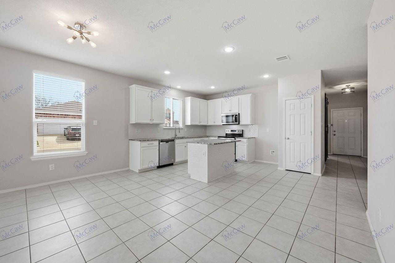 2365 Bernese Ln - Photo 4 of 26