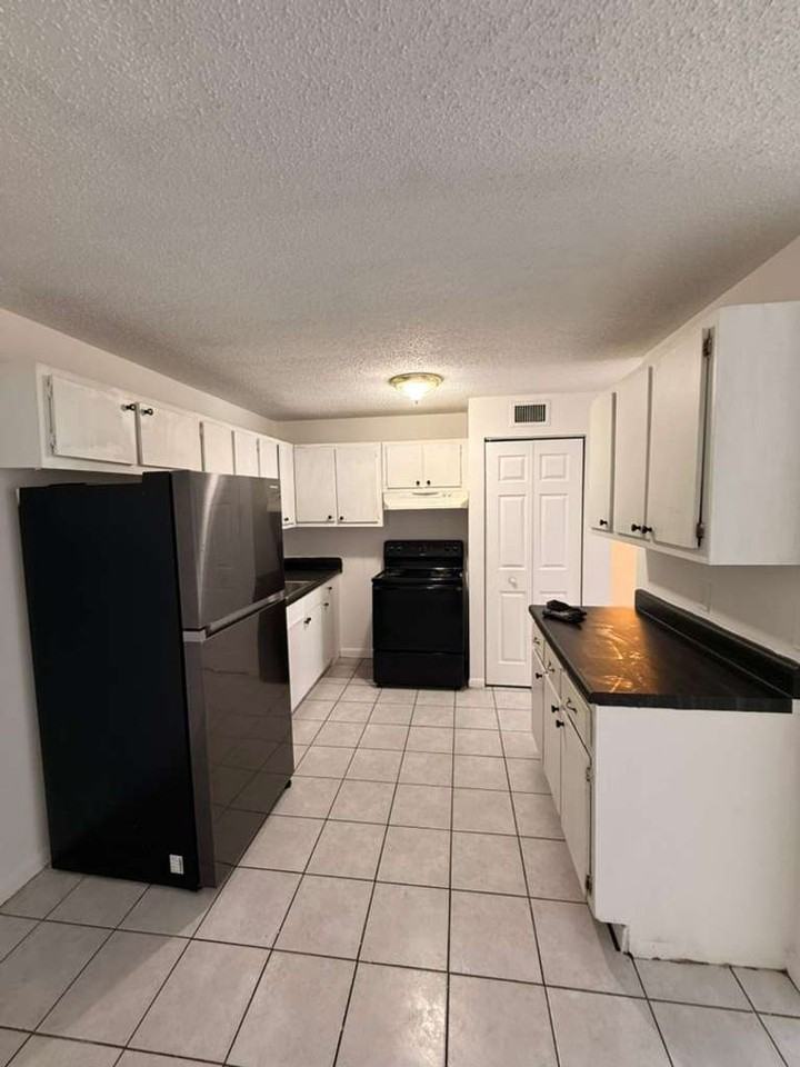 5217 Nw 24th Ct #40 - Photo 6 of 10