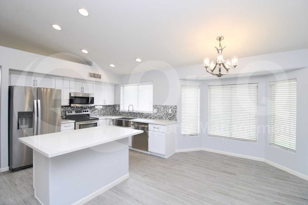 1472 W Blue Ridge Way - Photo 3 of 18