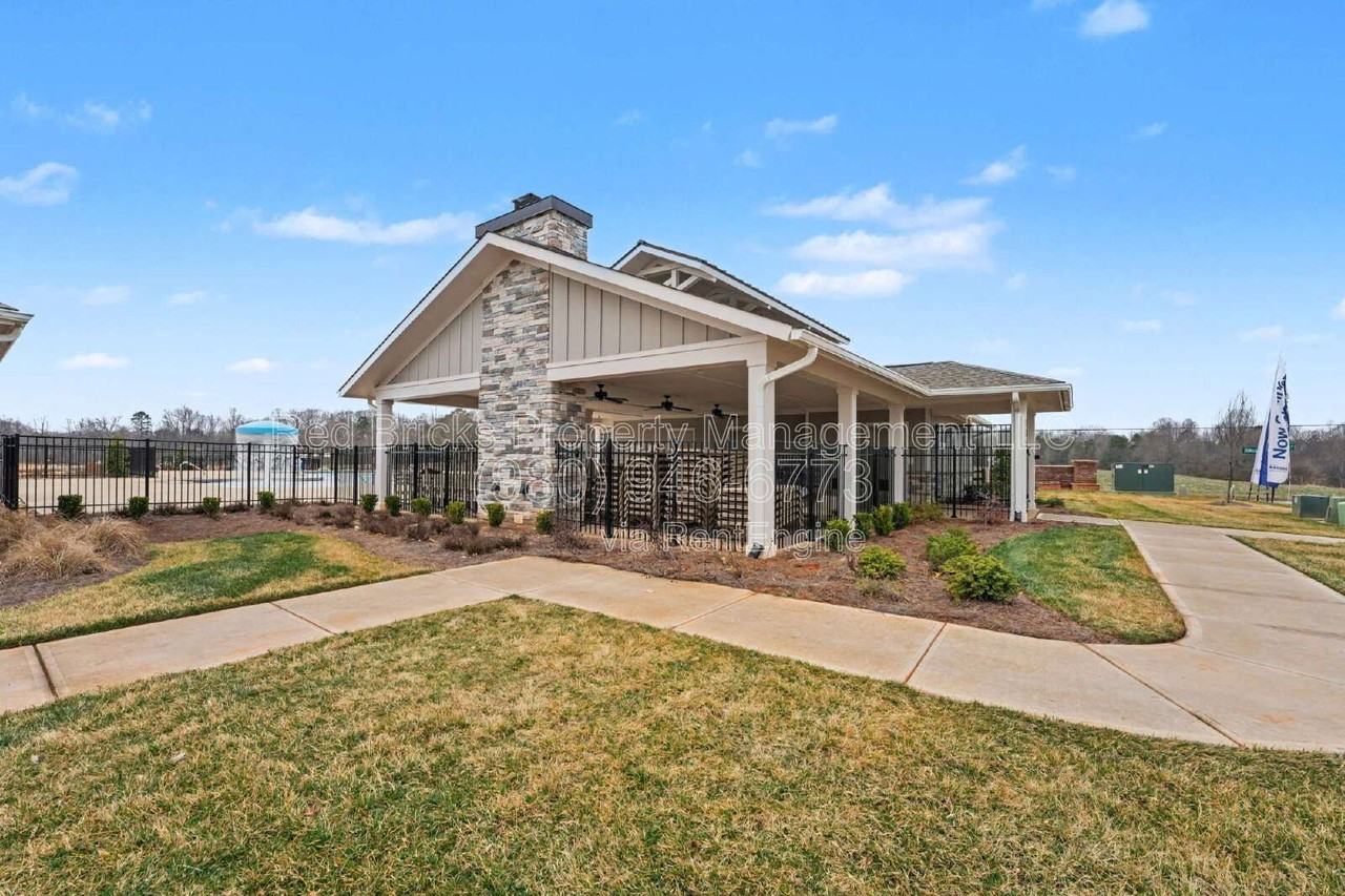 141 Giant Oak Ave - Photo 4 of 8