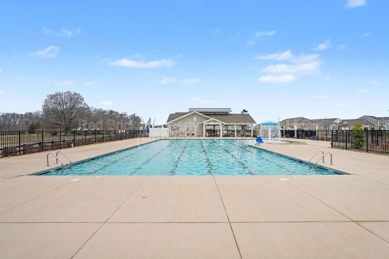 141 Giant Oak Ave - Photo 7 of 8