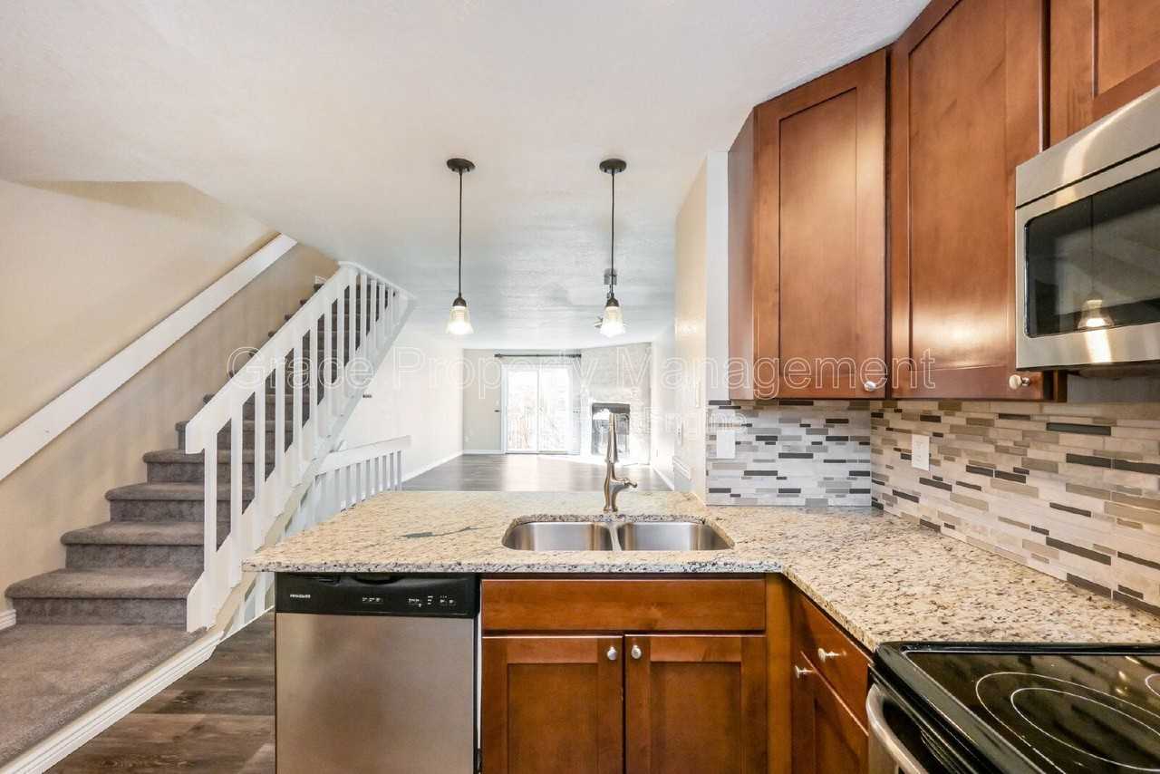 8165 S Fillmore Way - Photo 5 of 16