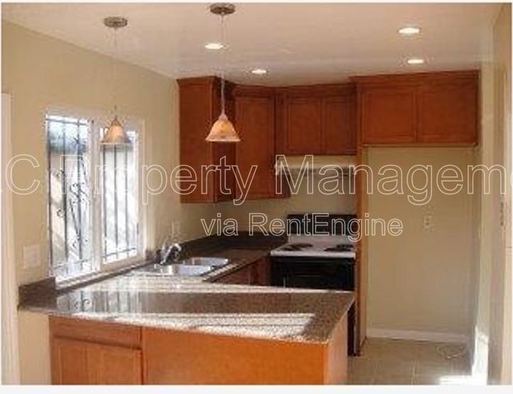 292 Grecia Ct - Photo 2 of 6