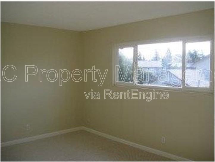 292 Grecia Ct - Photo 5 of 6