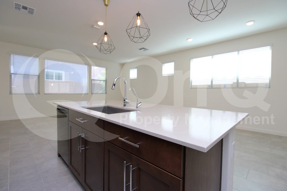 725 N Abalone Ct - Photo 6 of 22