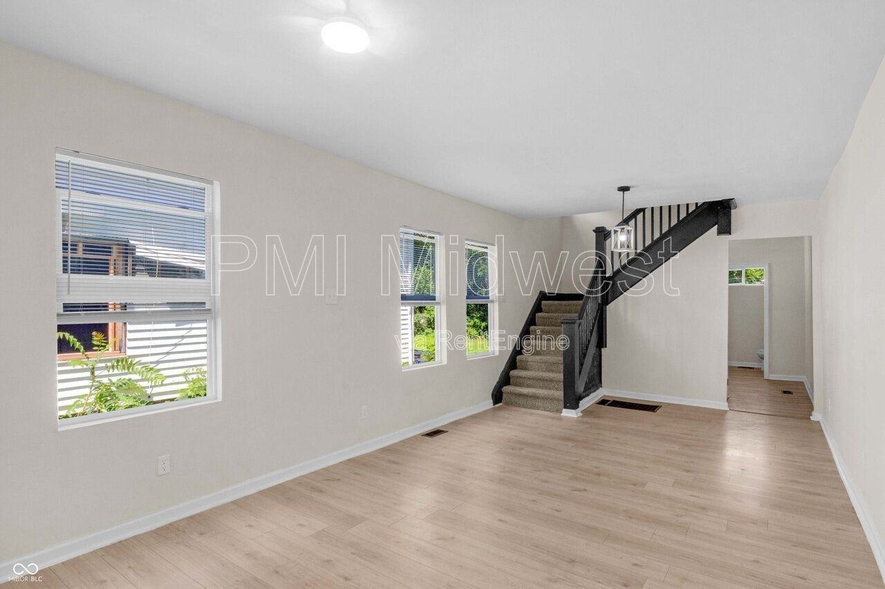 2235 Doctor Martin Luther King Junior Street - Photo 2 of 27