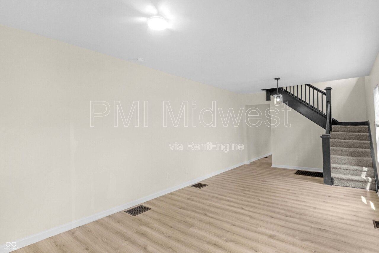 2235 Doctor Martin Luther King Junior Street - Photo 4 of 27