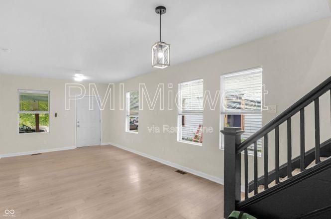 2235 Doctor Martin Luther King Junior Street - Photo 6 of 27