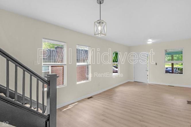 2235 Doctor Martin Luther King Junior Street - Photo 7 of 27