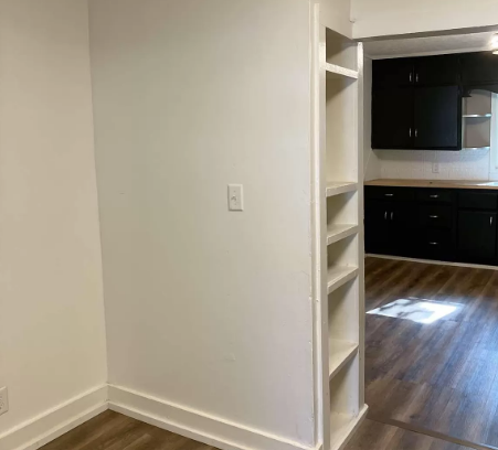 837 W Walnut St #3 - Photo 4 of 5