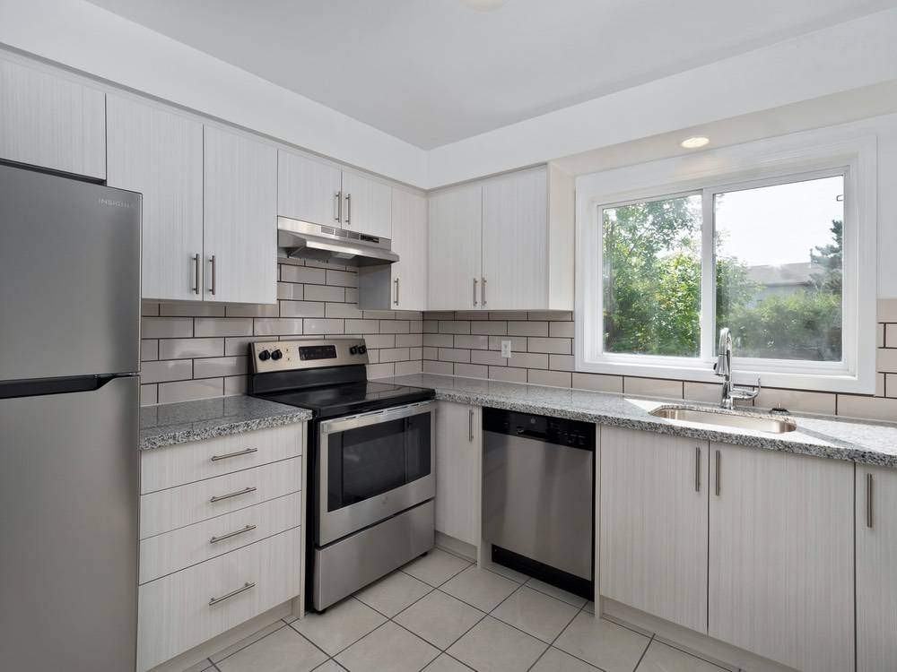 Torbolton Townhouse - Photo 2 of 15