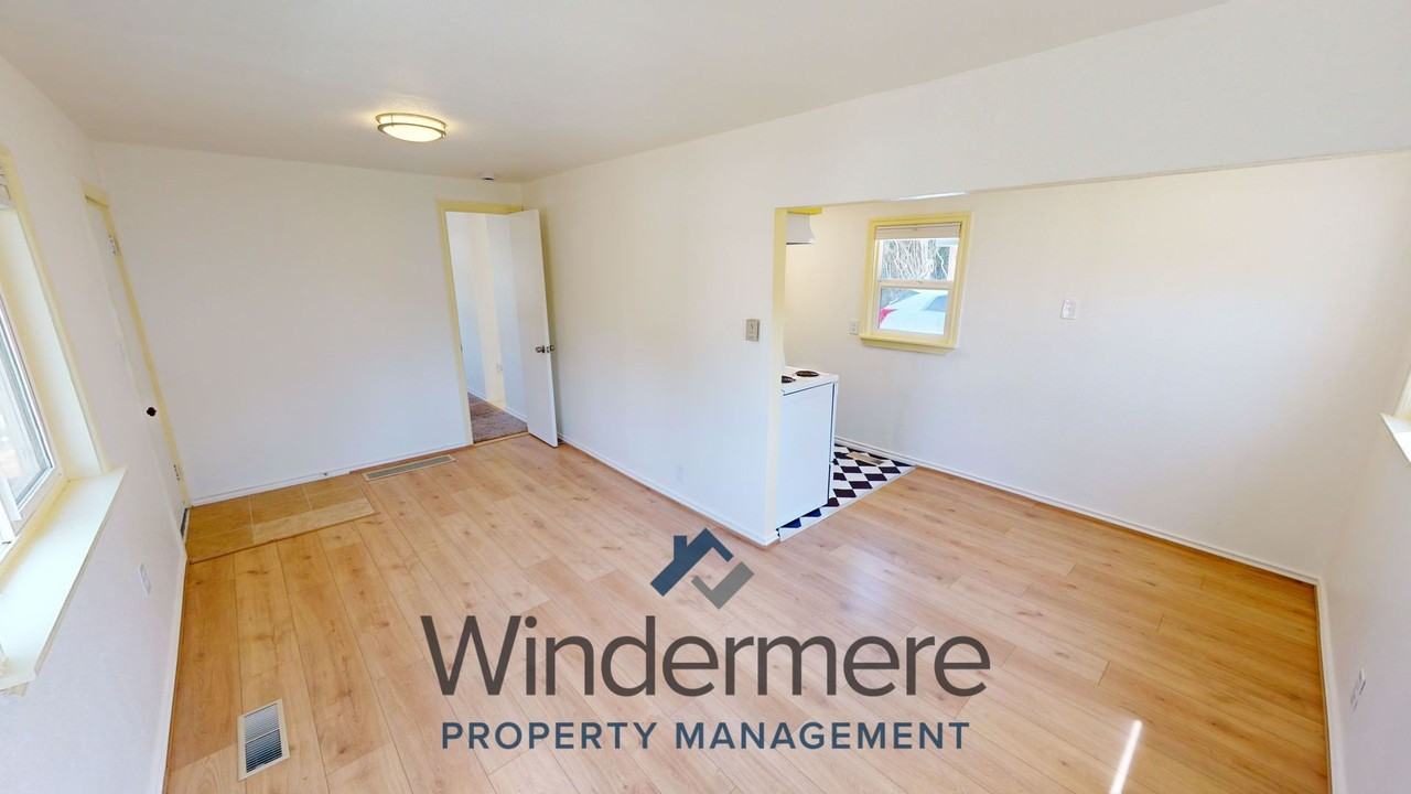 108 N Bellevue Ave - Photo 4 of 20