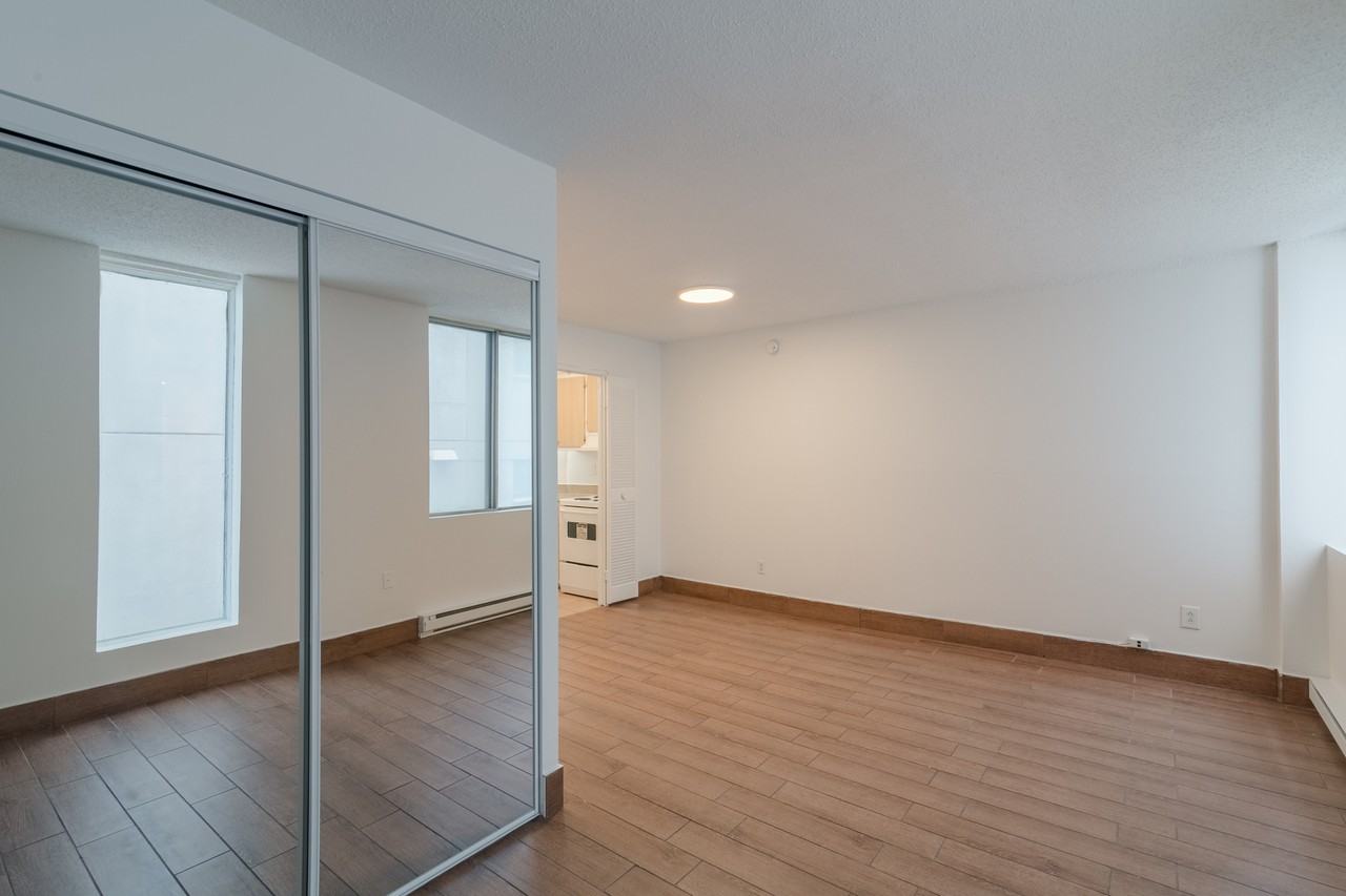 2285 Saint-Mathieu Street - Photo 2 of 50