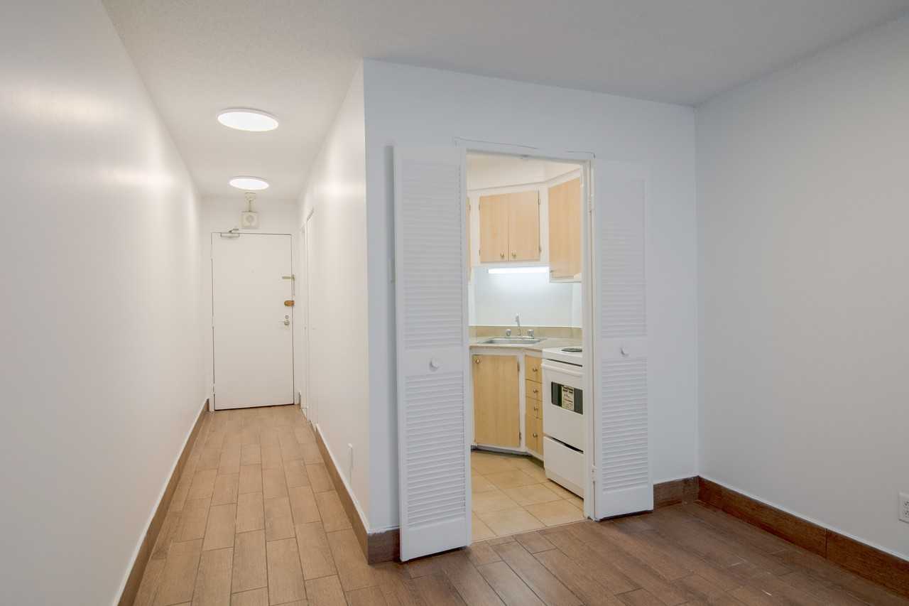 2285 Saint-Mathieu Street - Photo 3 of 50