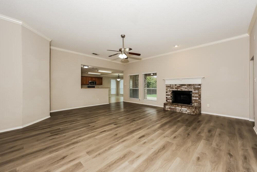 125 Adams Dr - Photo 3 of 16
