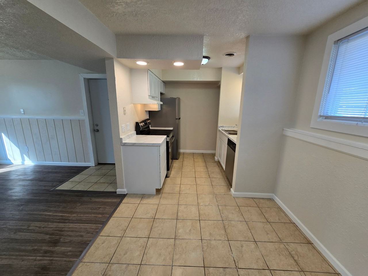 616 S 6th St / 520 Marion Ave, Mattoon - Photo 4 of 17