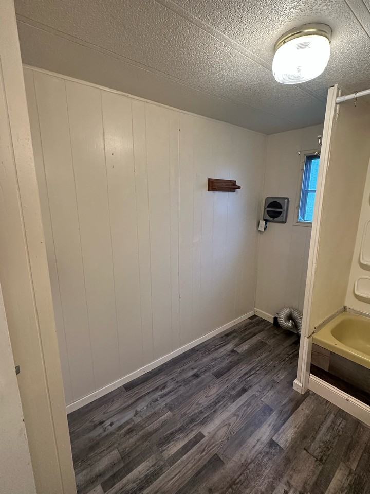 104 1st Ave Sw - Photo 2 of 12