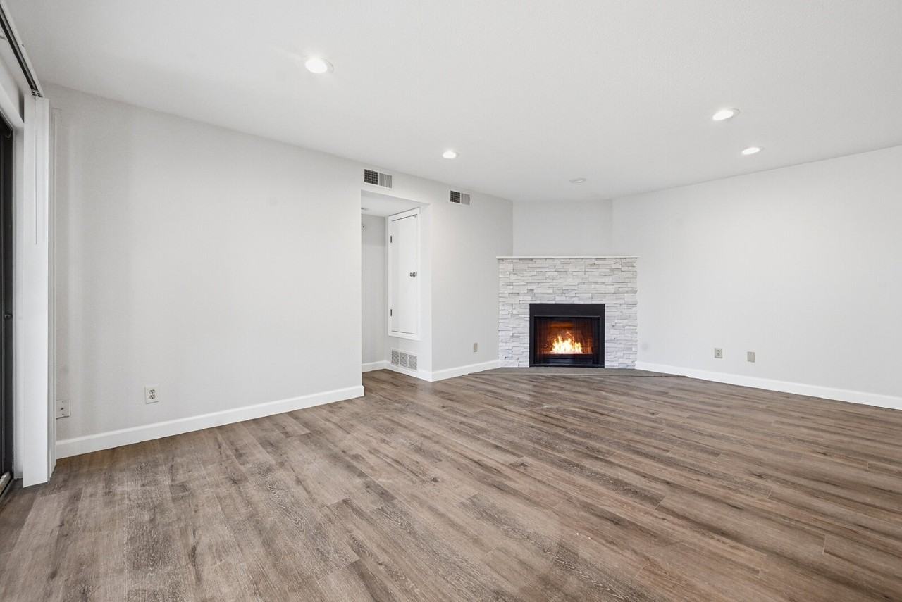 10303 E Peakview Ave - Photo 5 of 32