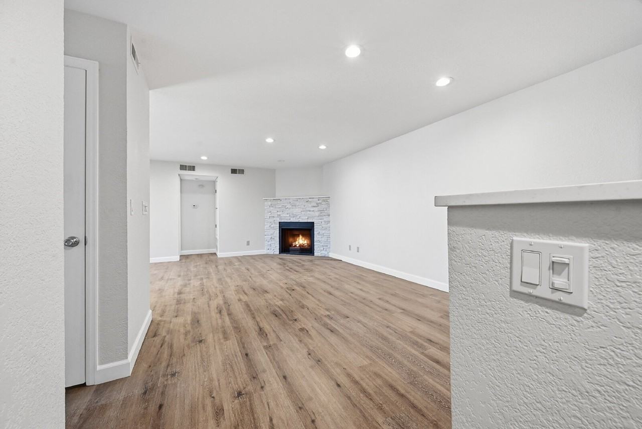 10303 E Peakview Ave - Photo 6 of 32