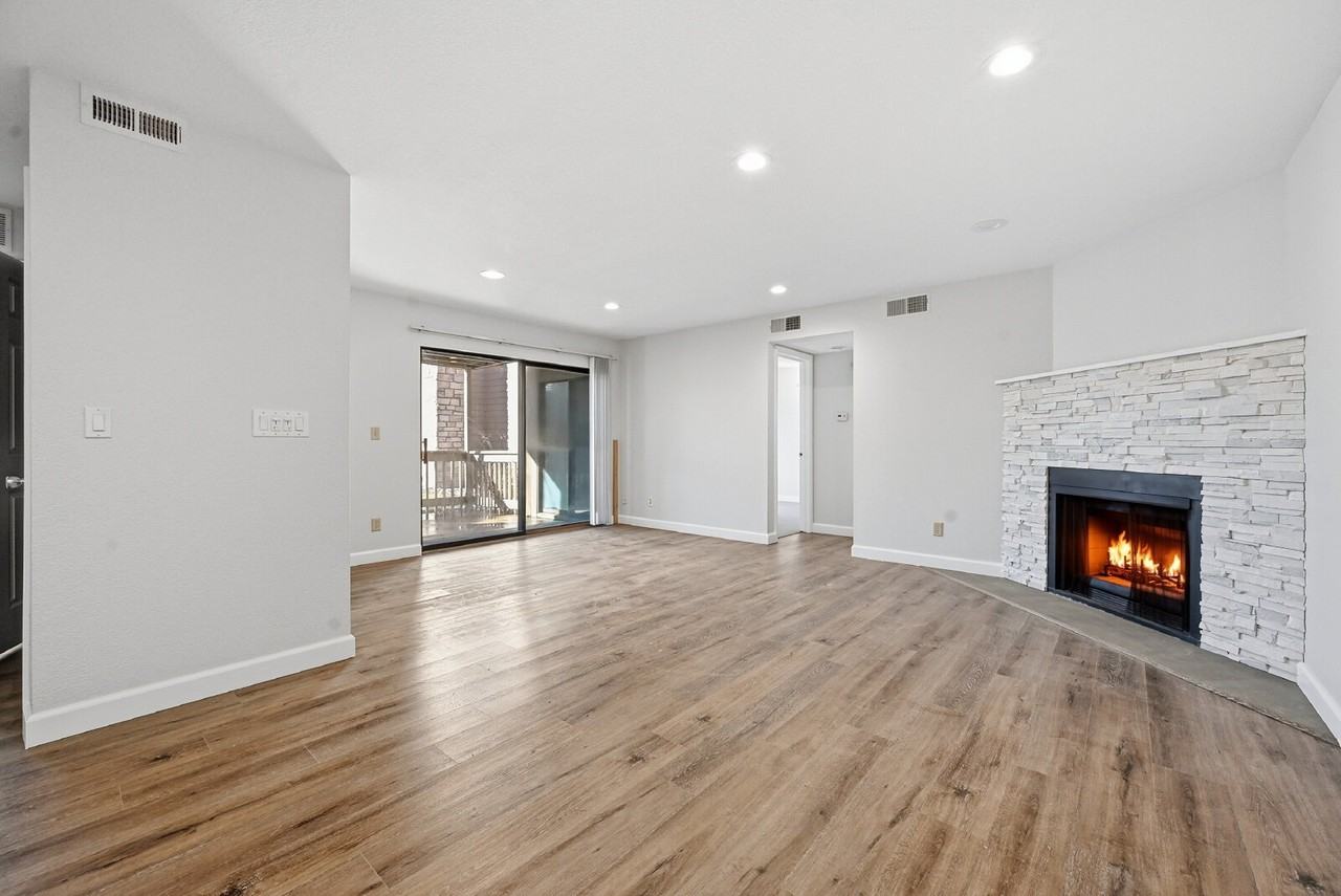 10303 E Peakview Ave - Photo 7 of 32