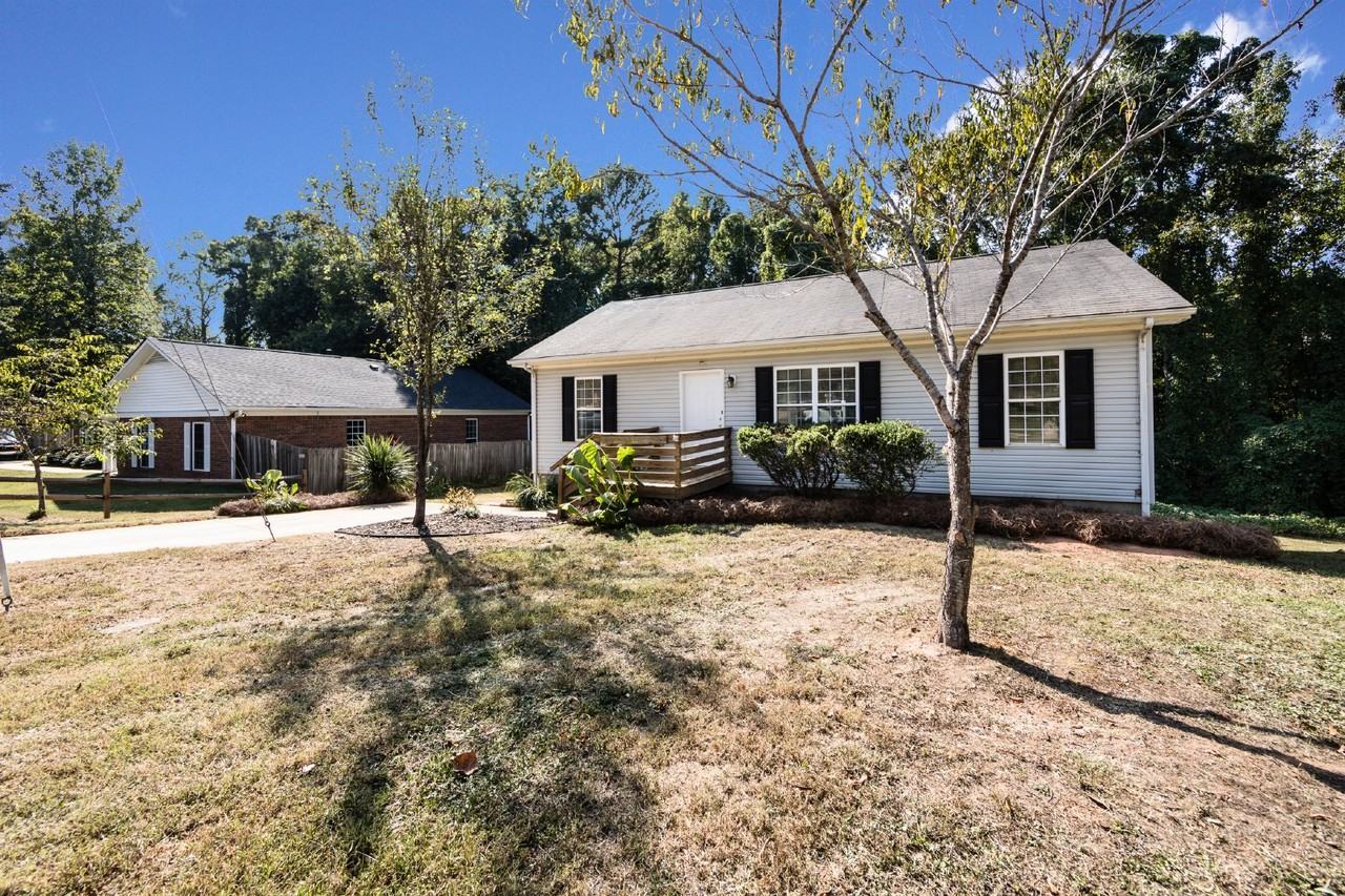 814 King Arthur Dr - Photo 2 of 35